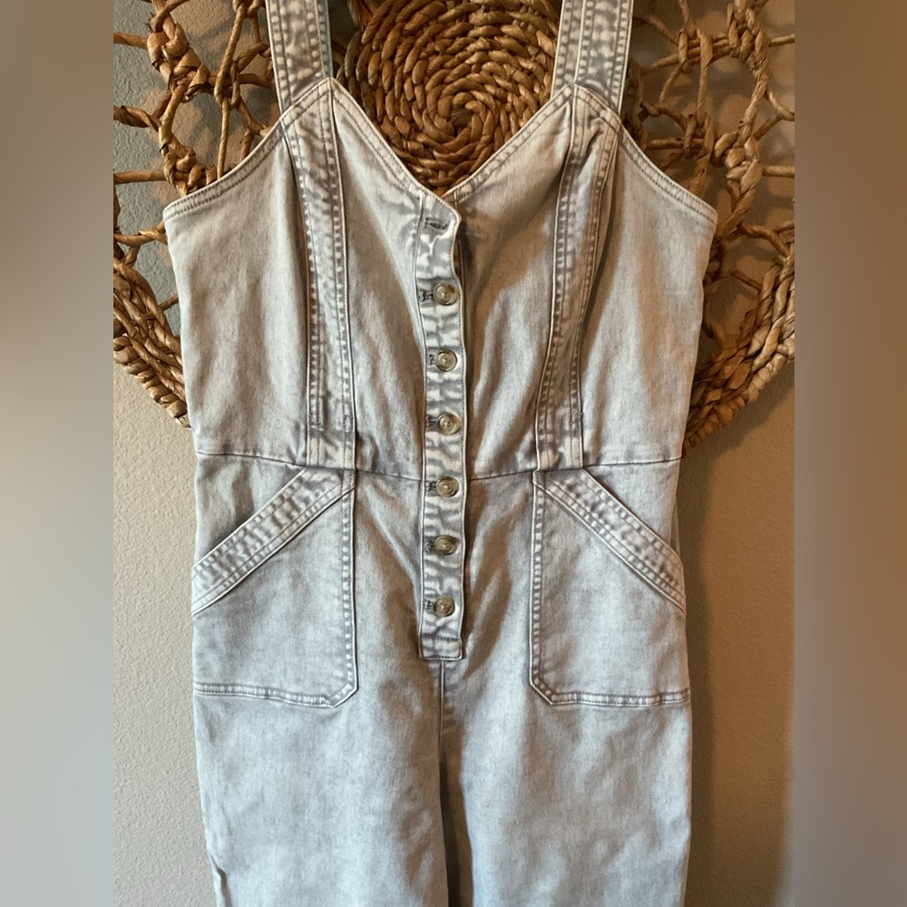 Faherty NWOT Stonewashed 98% Organic cotton Denim Overalls. Size Medium. 58”long